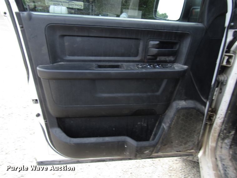 image for item FJ9725 2013 Dodge Ram 1500 Quad Cab pickup truck