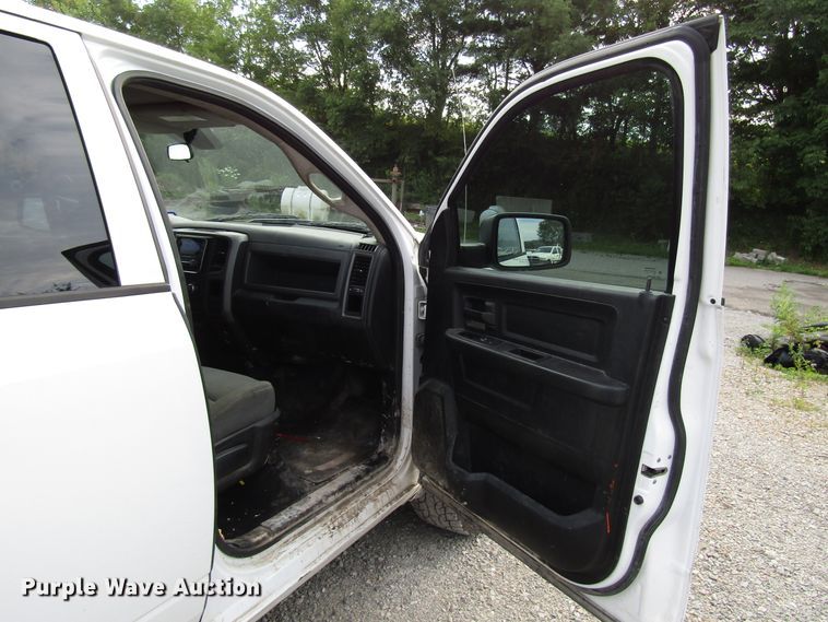 image for item FJ9725 2013 Dodge Ram 1500 Quad Cab pickup truck