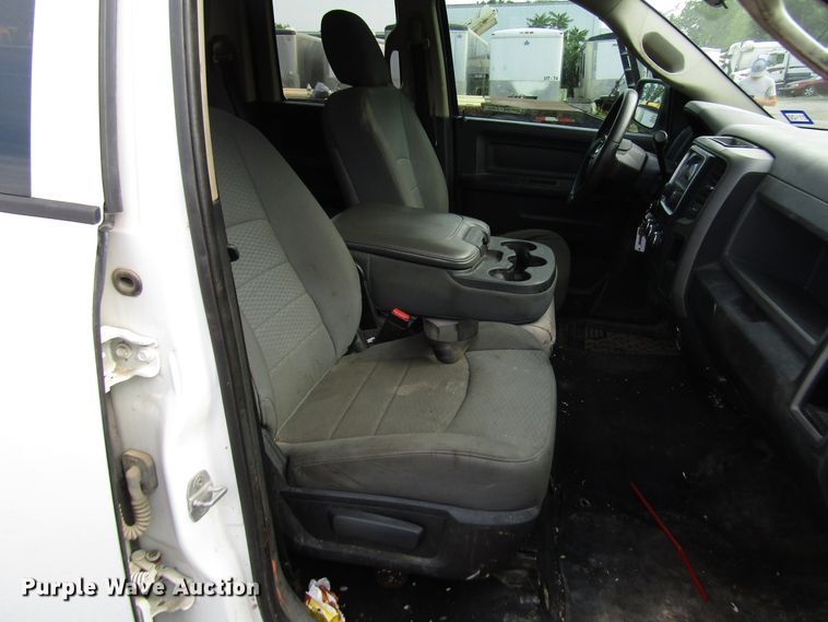 image for item FJ9725 2013 Dodge Ram 1500 Quad Cab pickup truck