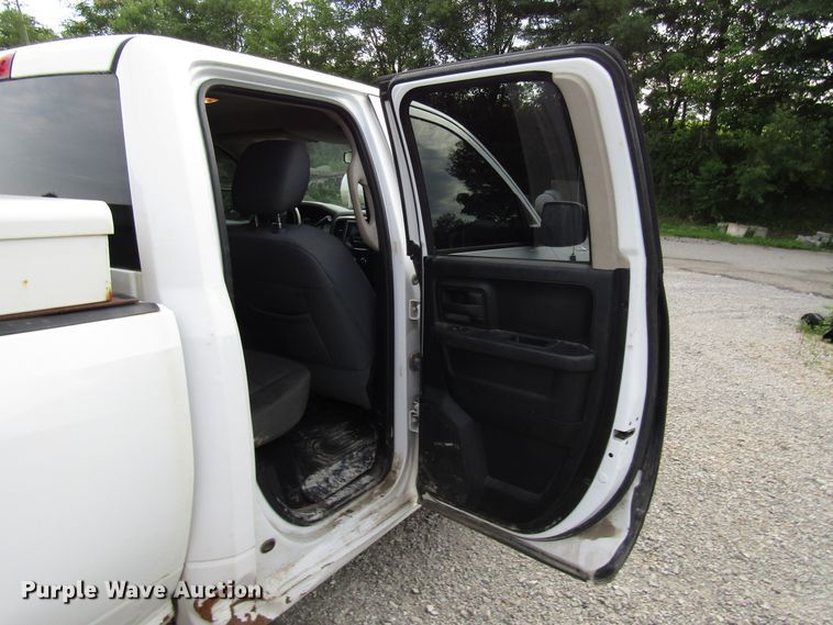 image for item FJ9725 2013 Dodge Ram 1500 Quad Cab pickup truck