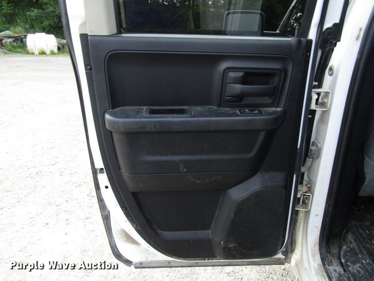 image for item FJ9725 2013 Dodge Ram 1500 Quad Cab pickup truck