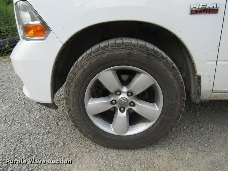 image for item FJ9725 2013 Dodge Ram 1500 Quad Cab pickup truck