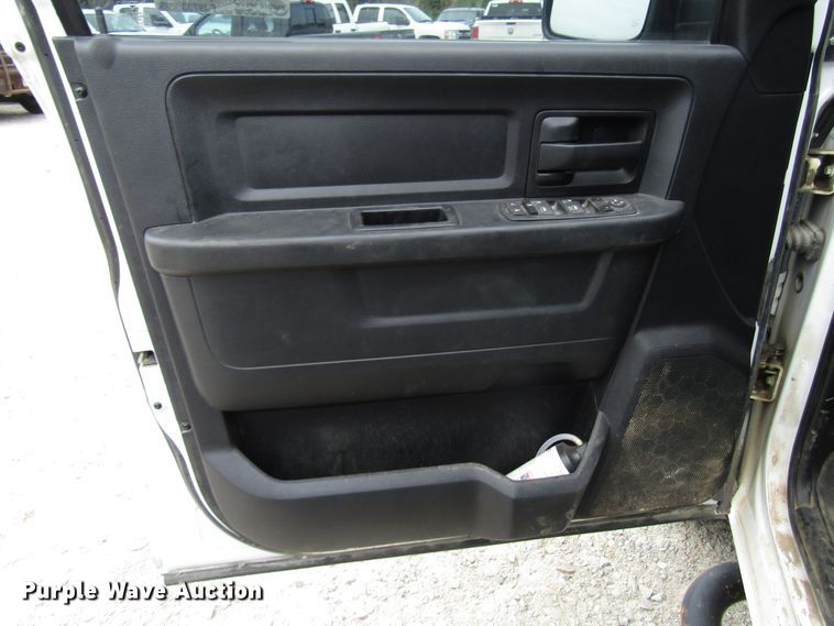 image for item FJ9733 2014 Dodge Ram 1500 Crew Cab pickup truck