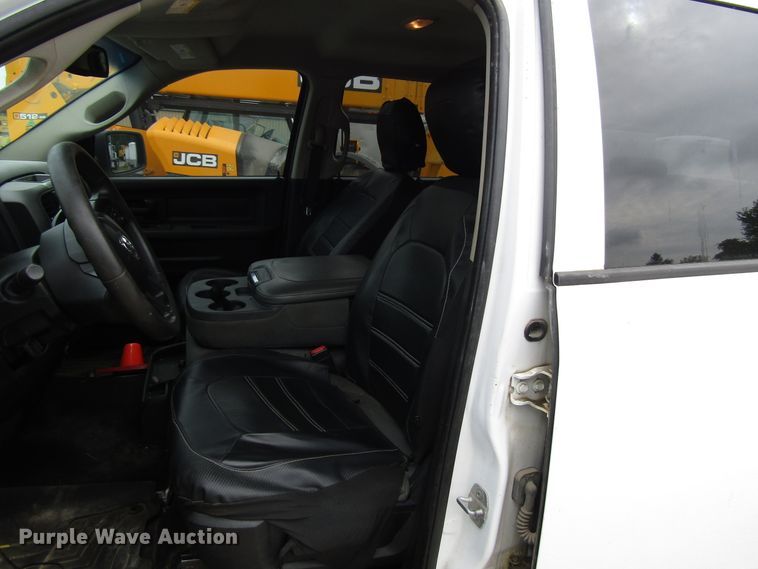 image for item FJ9733 2014 Dodge Ram 1500 Crew Cab pickup truck