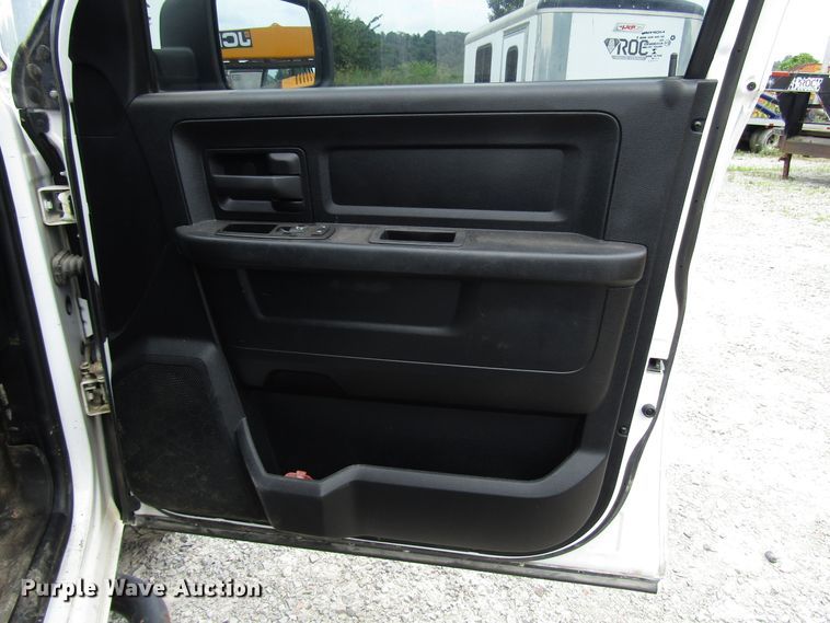 image for item FJ9733 2014 Dodge Ram 1500 Crew Cab pickup truck