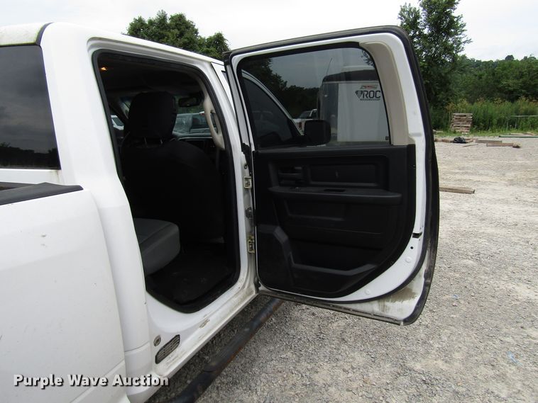 image for item FJ9733 2014 Dodge Ram 1500 Crew Cab pickup truck