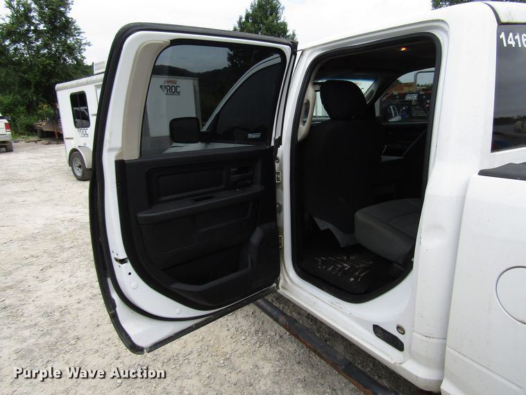 image for item FJ9733 2014 Dodge Ram 1500 Crew Cab pickup truck