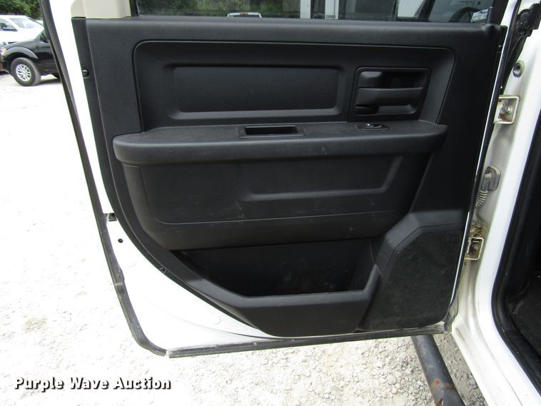 image for item FJ9733 2014 Dodge Ram 1500 Crew Cab pickup truck