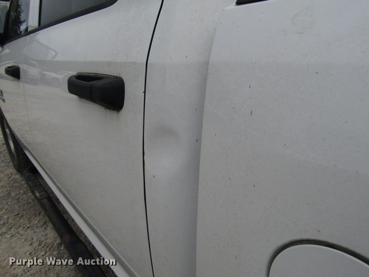 image for item FJ9733 2014 Dodge Ram 1500 Crew Cab pickup truck