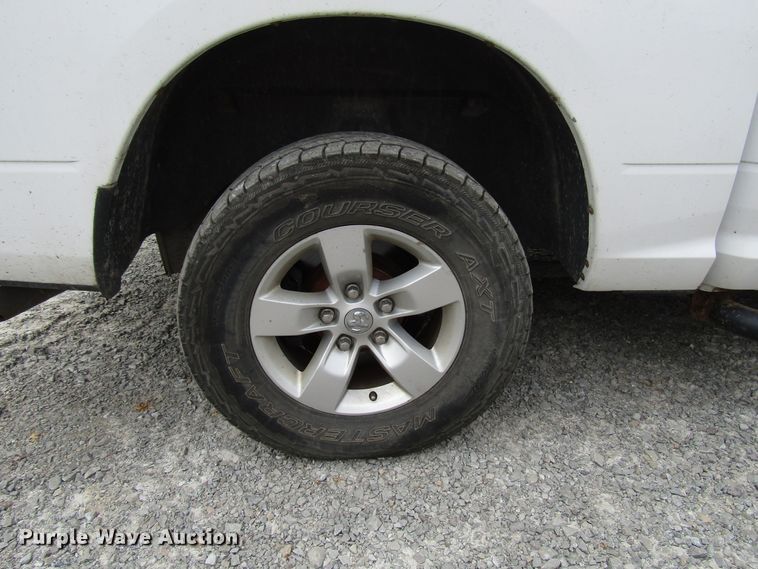 image for item FJ9733 2014 Dodge Ram 1500 Crew Cab pickup truck