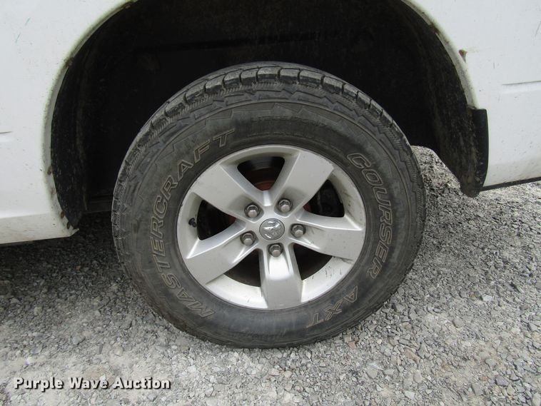 image for item FJ9733 2014 Dodge Ram 1500 Crew Cab pickup truck