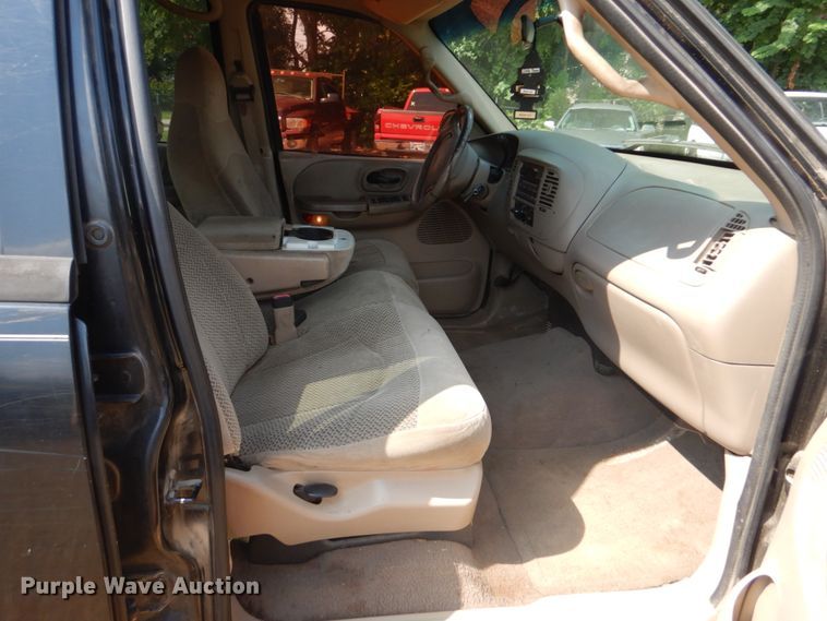 image for item FT9426 2001 Ford F150 SuperCrew pickup truck