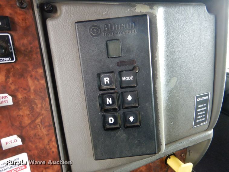 image for item FT9442 2005 Kenworth T300 propane delivery truck