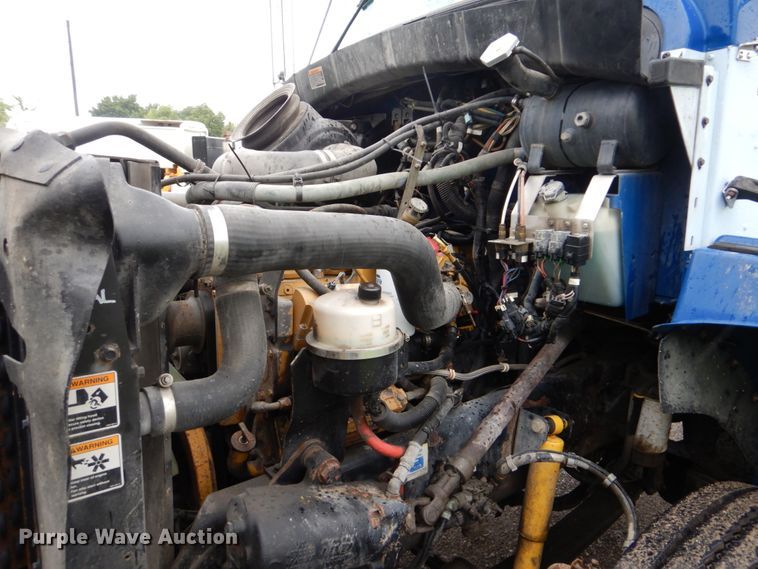 image for item FT9442 2005 Kenworth T300 propane delivery truck