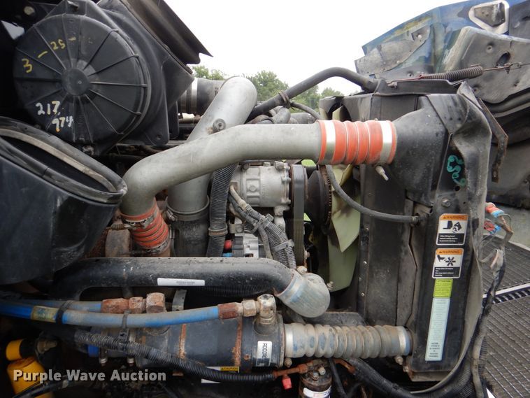 image for item FT9442 2005 Kenworth T300 propane delivery truck