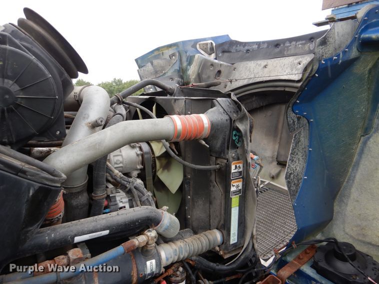 image for item FT9442 2005 Kenworth T300 propane delivery truck