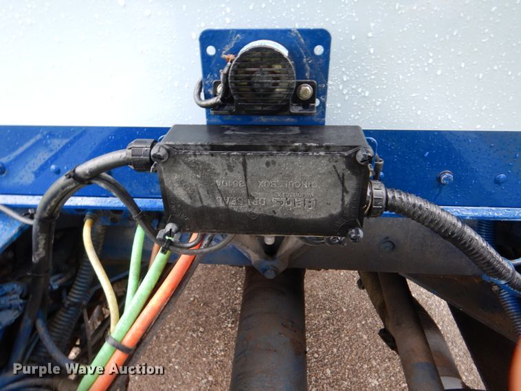 image for item FT9442 2005 Kenworth T300 propane delivery truck