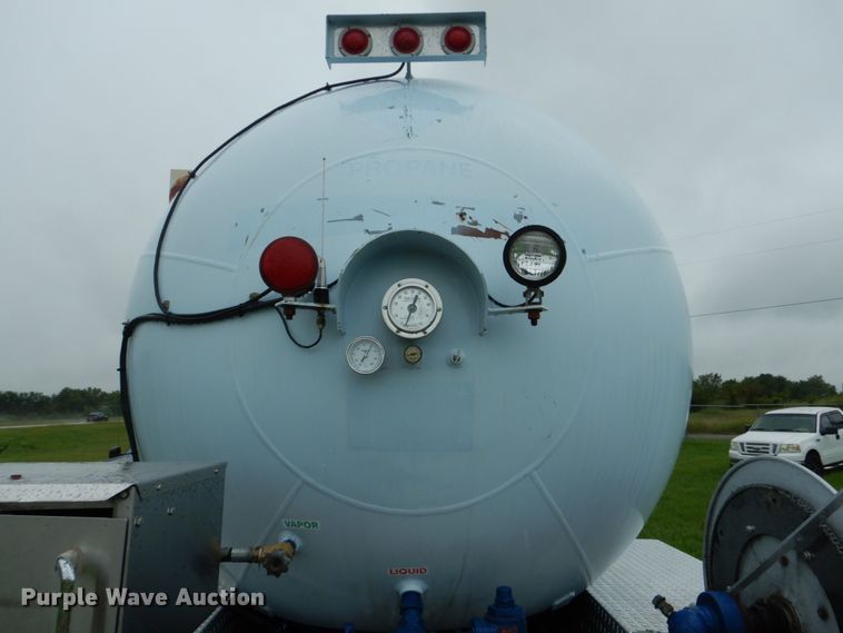 image for item FT9442 2005 Kenworth T300 propane delivery truck