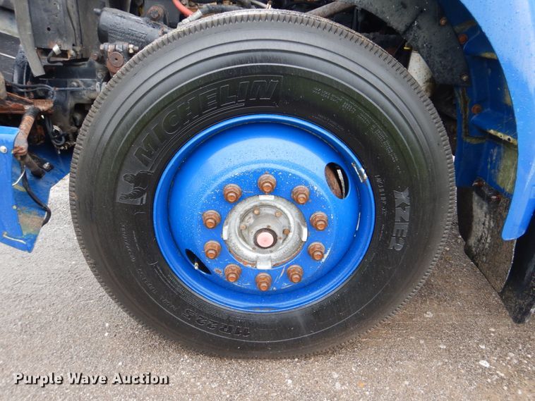 image for item FT9442 2005 Kenworth T300 propane delivery truck