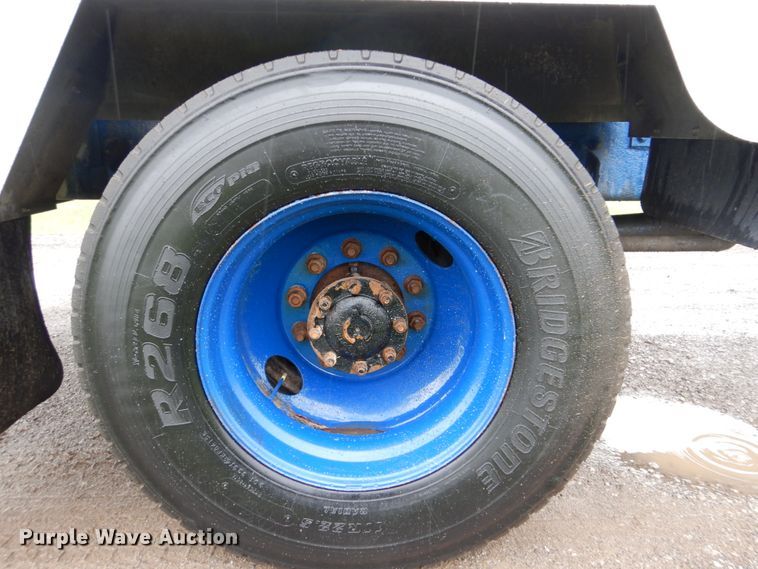 image for item FT9442 2005 Kenworth T300 propane delivery truck