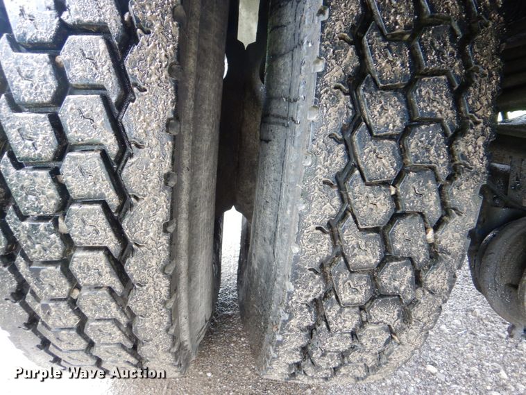 image for item FT9442 2005 Kenworth T300 propane delivery truck