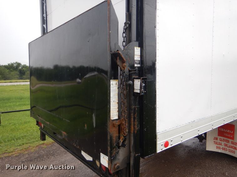 image for item FT9443 2004 Isuzu T6F box truck