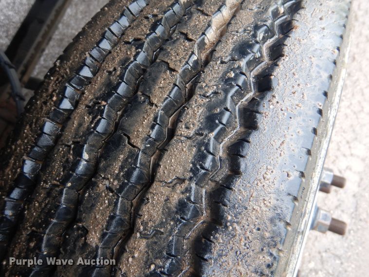 image for item FT9443 2004 Isuzu T6F box truck