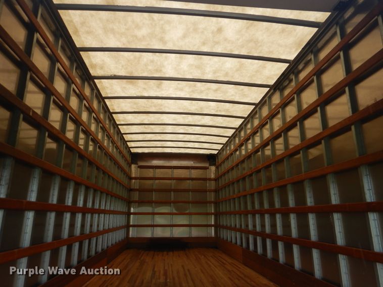 image for item FT9443 2004 Isuzu T6F box truck