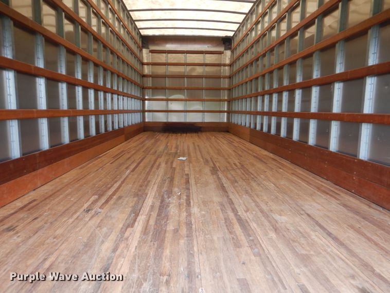 image for item FT9443 2004 Isuzu T6F box truck