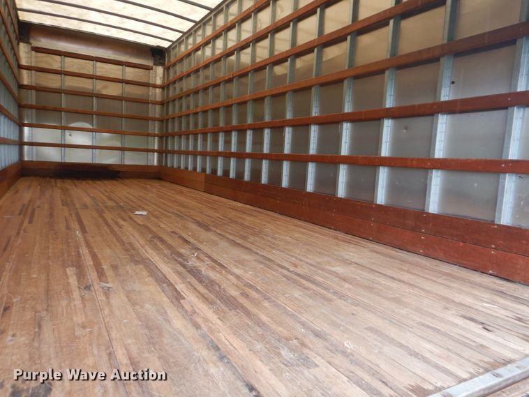 image for item FT9443 2004 Isuzu T6F box truck