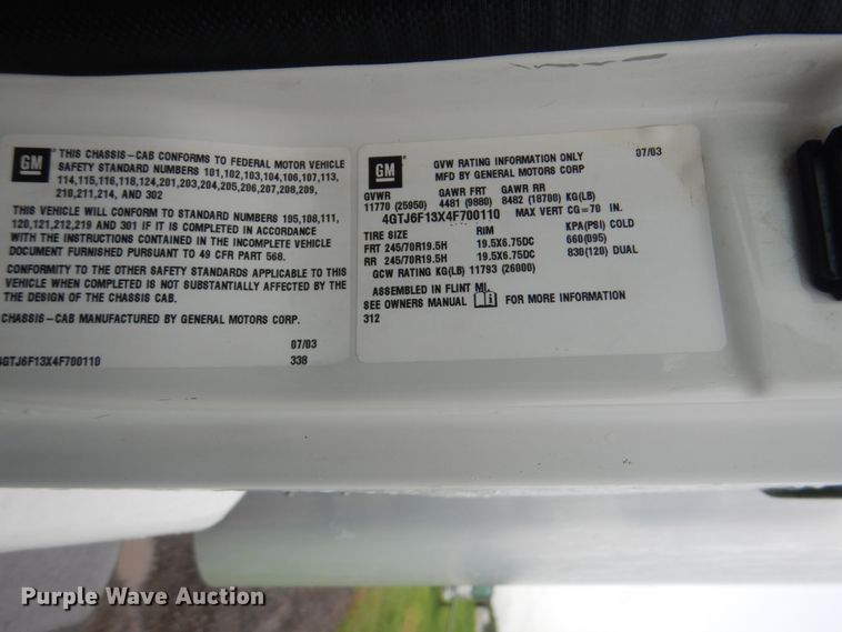 image for item FT9443 2004 Isuzu T6F box truck