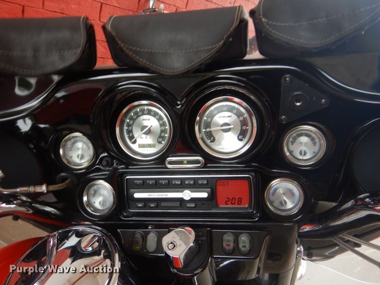 image for item FT9444 2004 Harley Davidson CVO Electra Glide FHLTCSE motorcycle