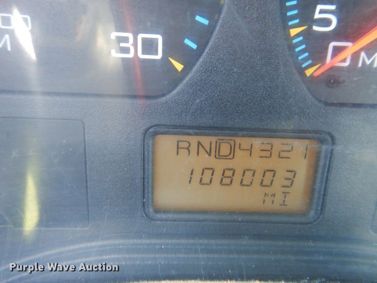 image for item FT9448 2003 International 4300 digger derrick truck