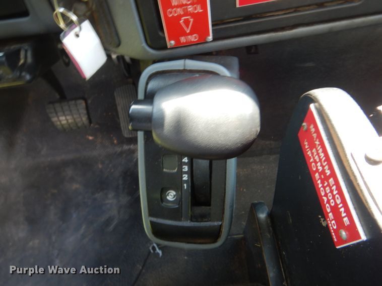 image for item FT9448 2003 International 4300 digger derrick truck