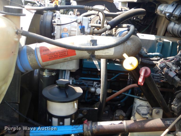 image for item FT9448 2003 International 4300 digger derrick truck