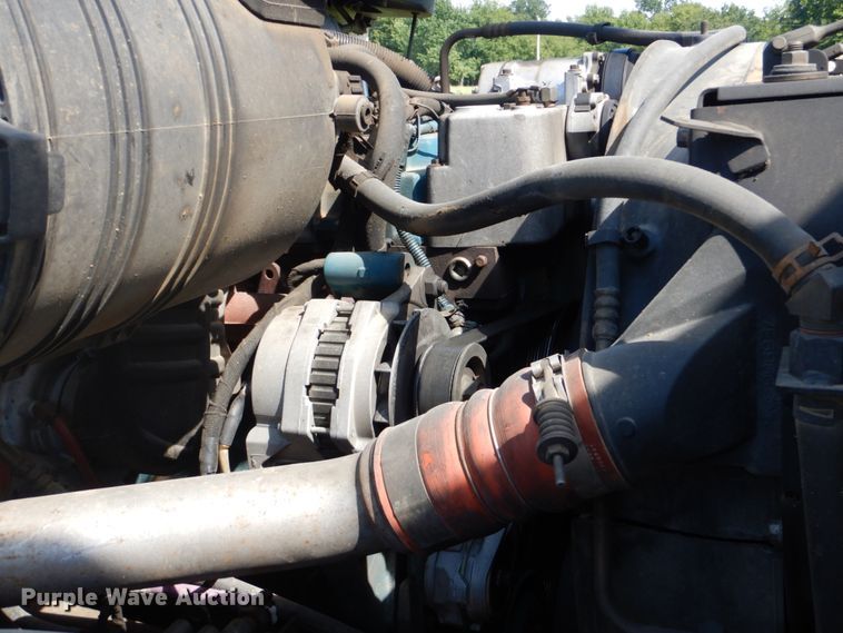 image for item FT9448 2003 International 4300 digger derrick truck