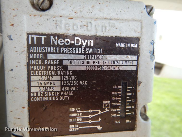 image for item FT9448 2003 International 4300 digger derrick truck