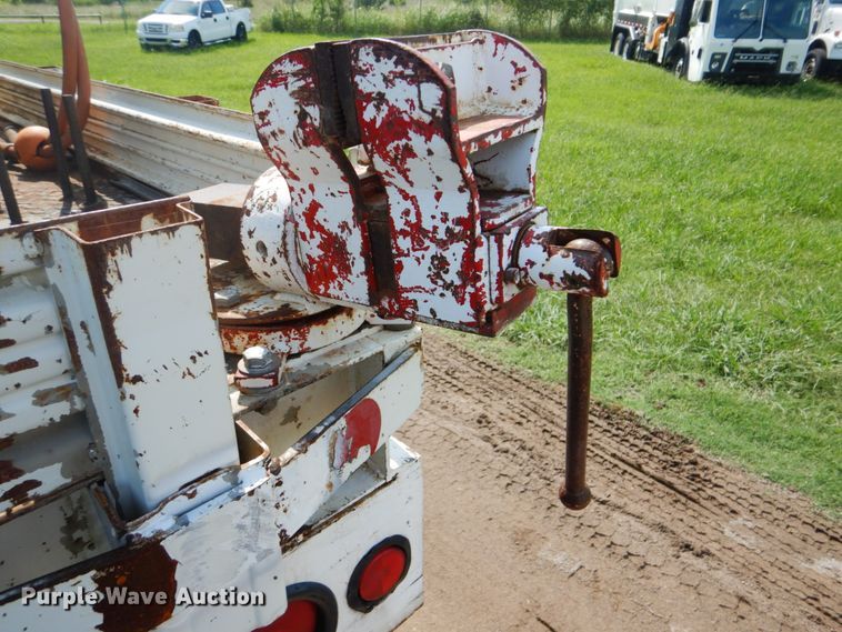 image for item FT9448 2003 International 4300 digger derrick truck