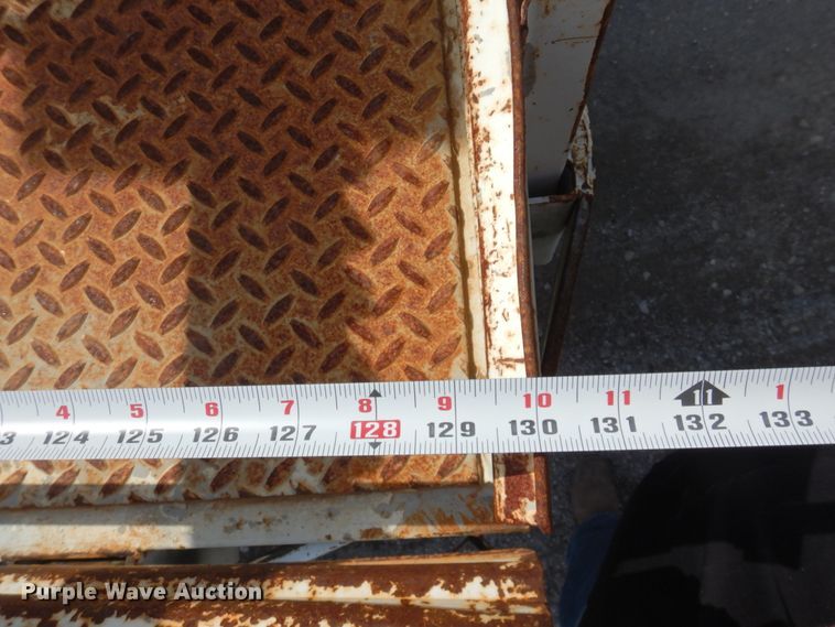 image for item FT9448 2003 International 4300 digger derrick truck