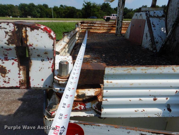 image for item FT9448 2003 International 4300 digger derrick truck