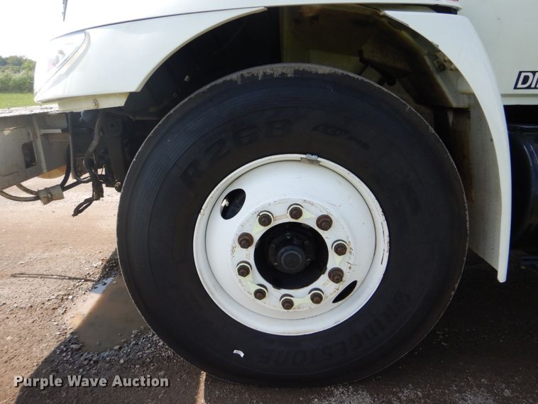 image for item FT9448 2003 International 4300 digger derrick truck