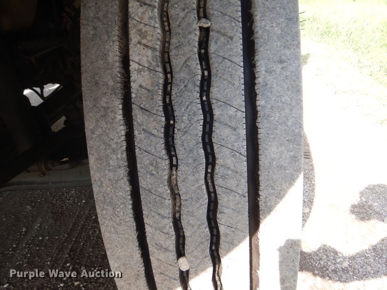 image for item FT9448 2003 International 4300 digger derrick truck