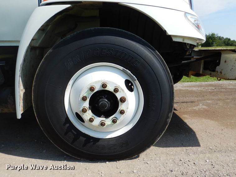 image for item FT9448 2003 International 4300 digger derrick truck