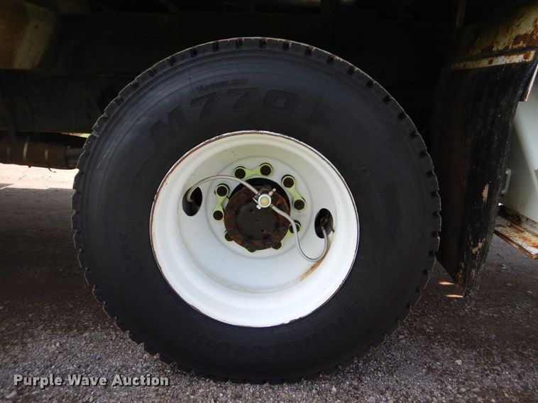 image for item FT9448 2003 International 4300 digger derrick truck