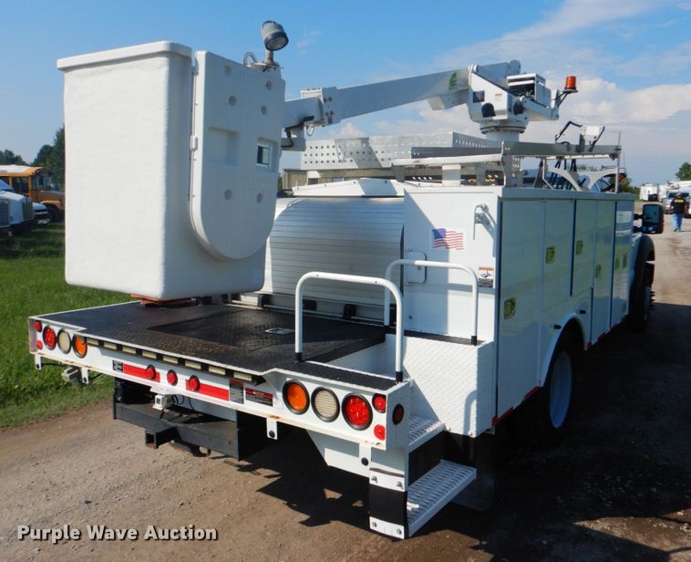 image for item FT9449 2011 Ford F550 Super Duty bucket truck