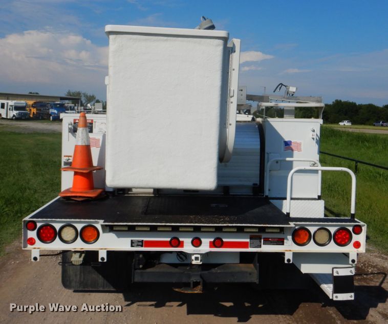 image for item FT9449 2011 Ford F550 Super Duty bucket truck
