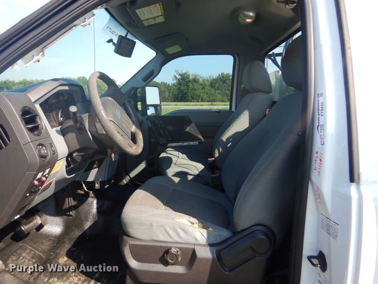 image for item FT9449 2011 Ford F550 Super Duty bucket truck