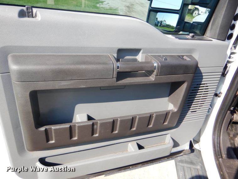 image for item FT9449 2011 Ford F550 Super Duty bucket truck