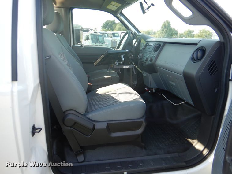 image for item FT9449 2011 Ford F550 Super Duty bucket truck