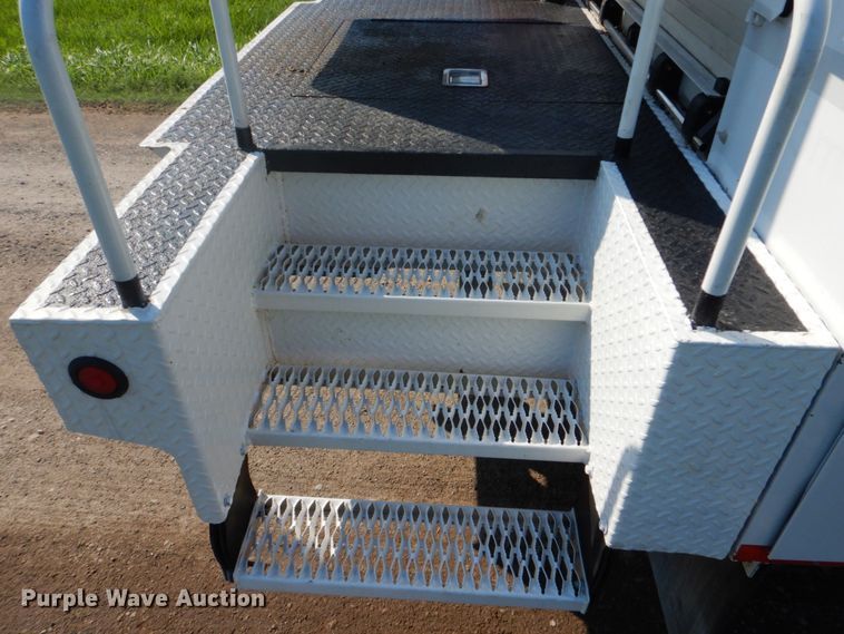 image for item FT9449 2011 Ford F550 Super Duty bucket truck